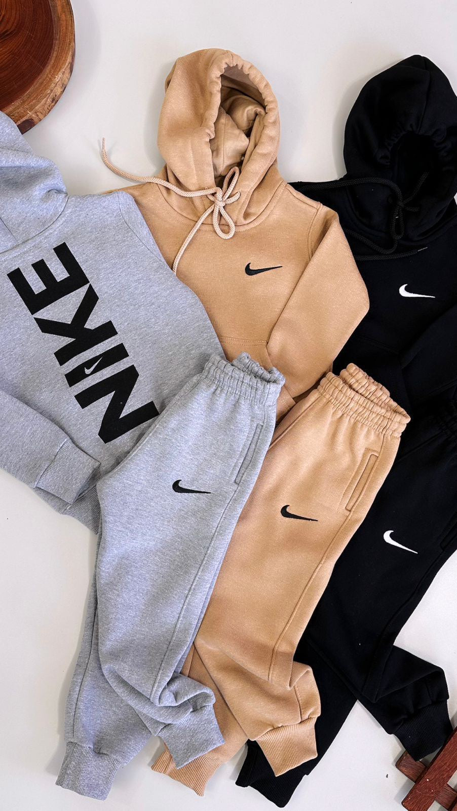 Conjunto de moletom 3 cabos bordado na frente e estampado nas costas - Nike