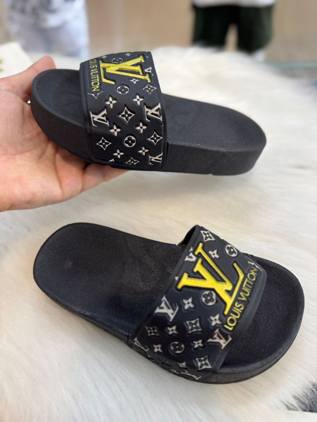 Chinelo slide Louis Vuitton - 26 ao 33