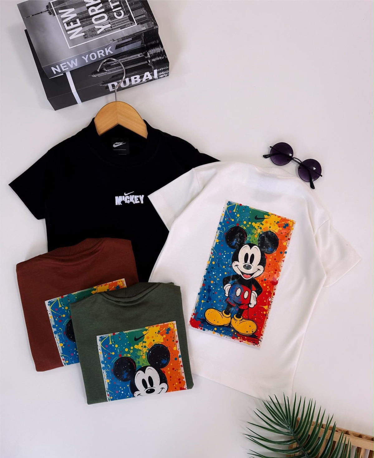 Camiseta suedine bordada na frente e estampada nas costas - Nike x Mickey