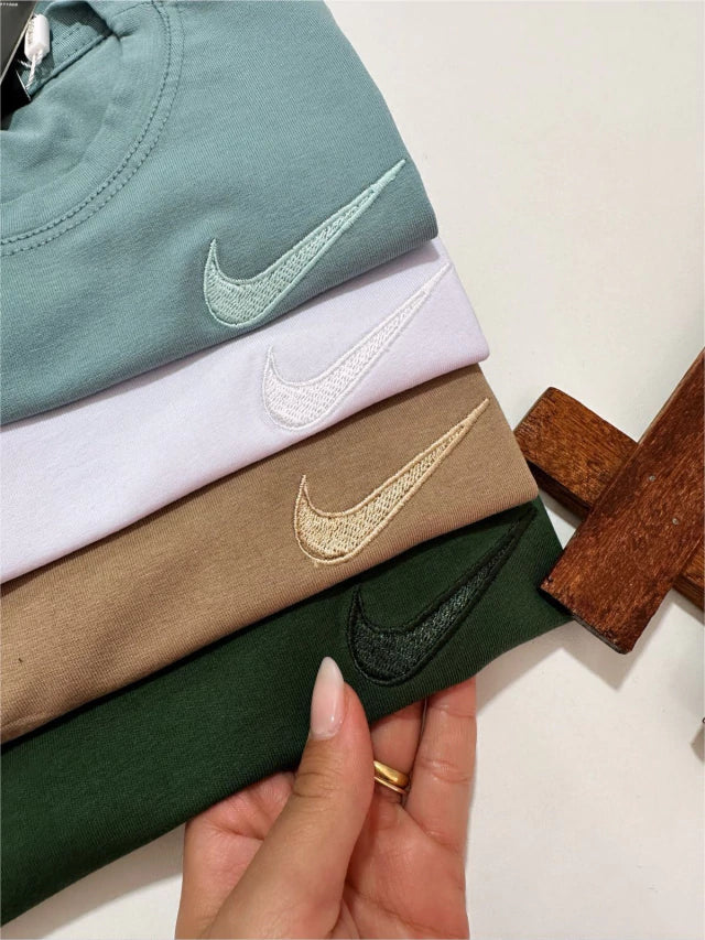 Camiseta algodão com elastano bordada - Nike