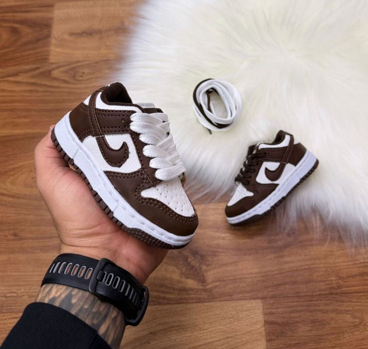 Tênis dunk branco com marrom (20 ao 33)