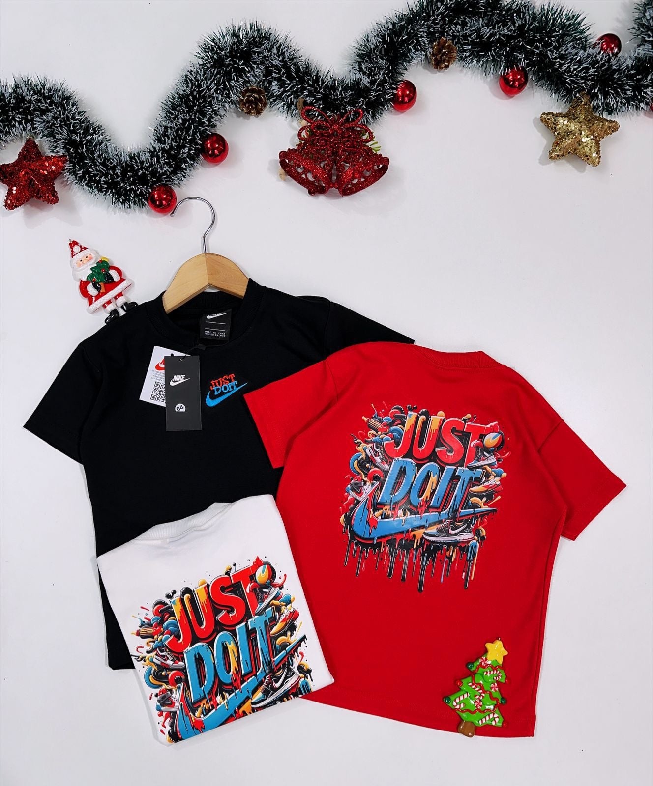 Camiseta suedine bordada na frente e estampada nas costas - Nike