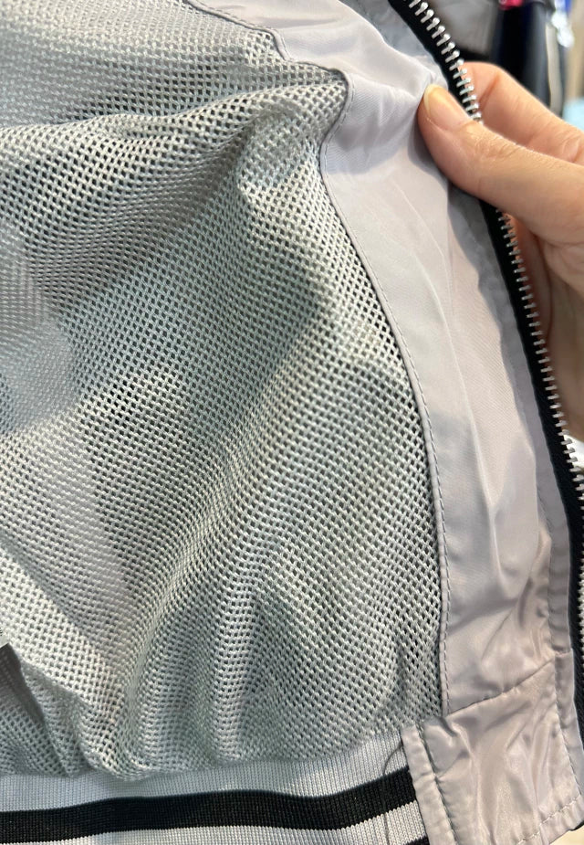 Jaqueta corta-vento importada