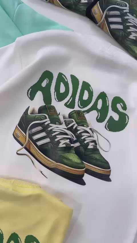 Camiseta suedine bordada na frente e estampada nas costas - Adidas